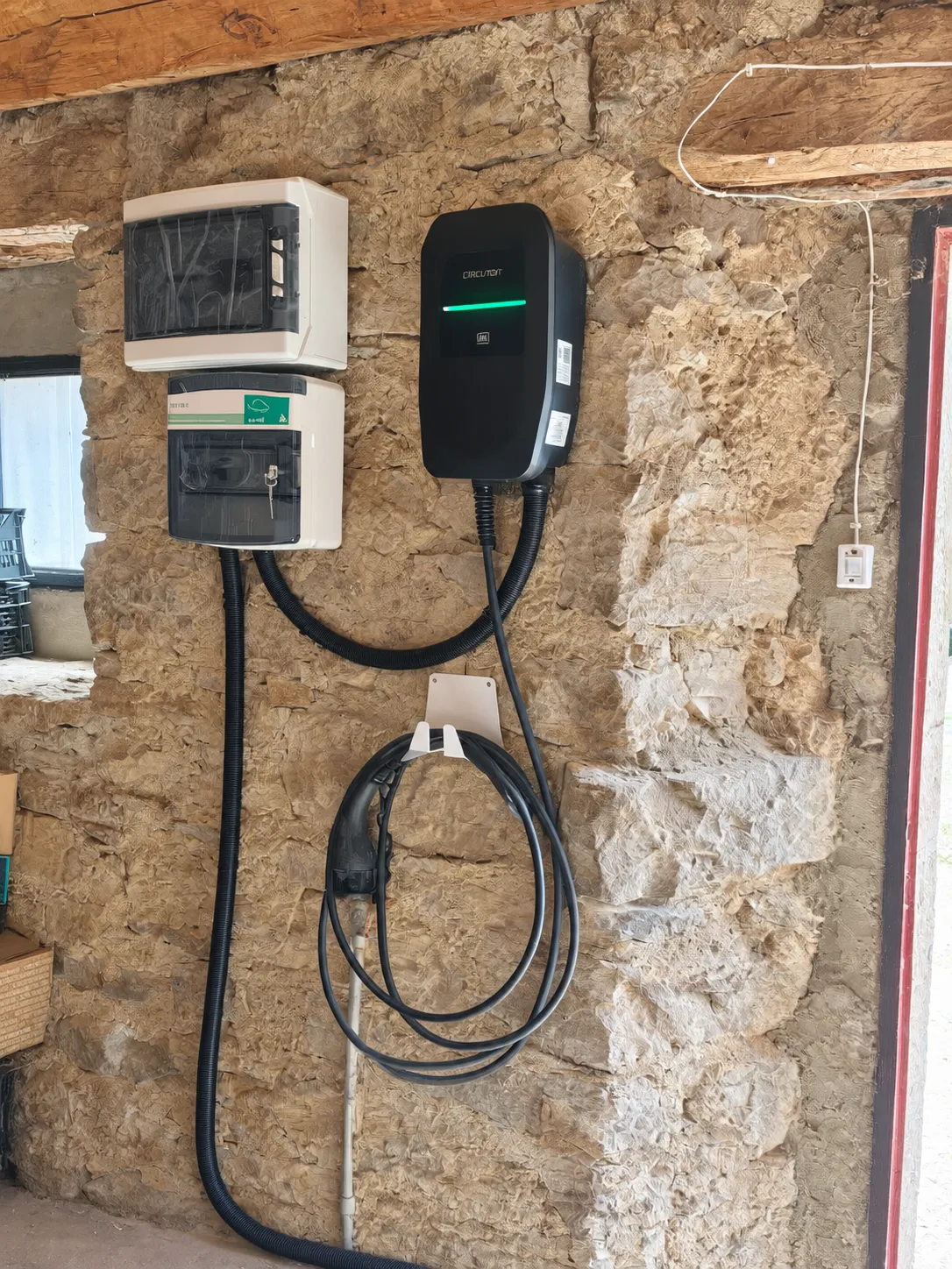 Cargador Circutor instalado en una vivienda unifamiliar